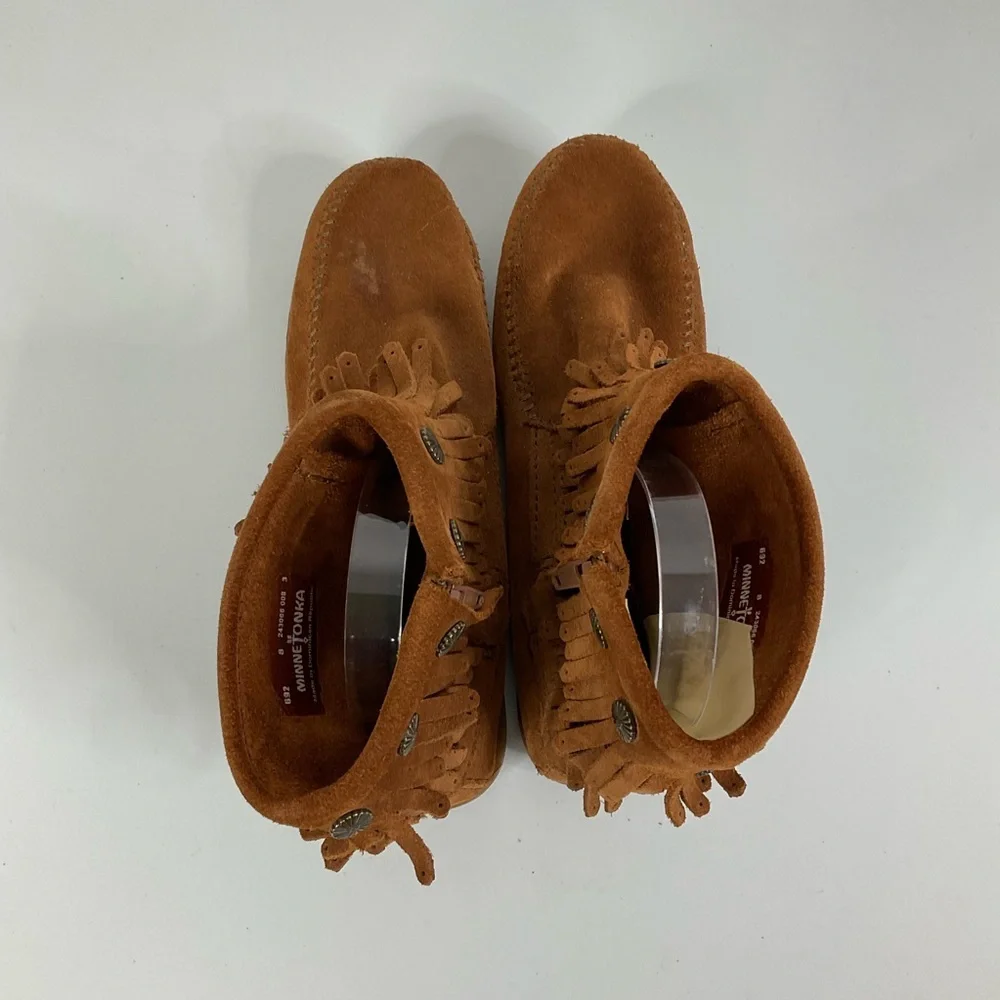 Minnetonka Fringe Suede Ankle Boots‎ Size 8